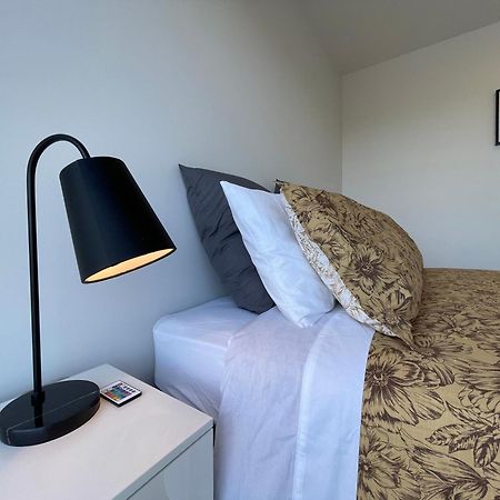 Luxury 2 Bedroom Townhouse Opposite Merivale Mall クライストチャーチ エクステリア 写真