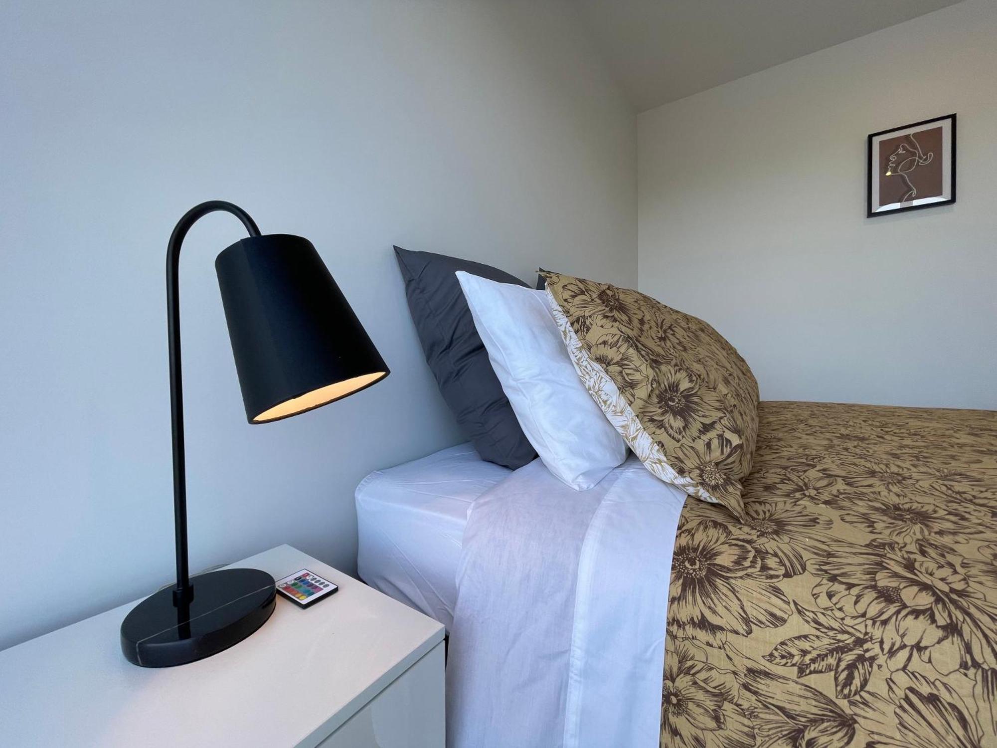 Luxury 2 Bedroom Townhouse Opposite Merivale Mall クライストチャーチ エクステリア 写真