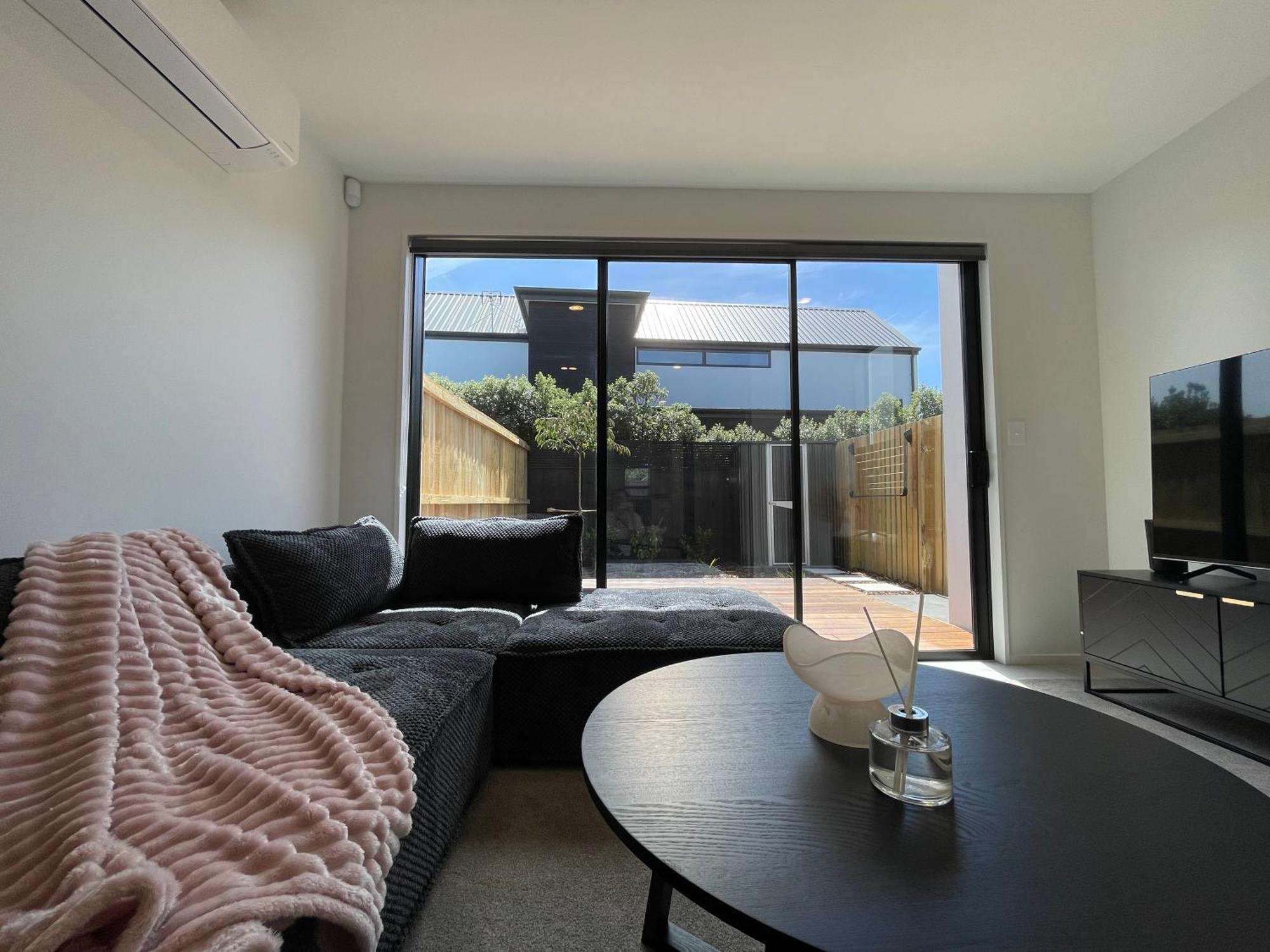 Luxury 2 Bedroom Townhouse Opposite Merivale Mall クライストチャーチ エクステリア 写真