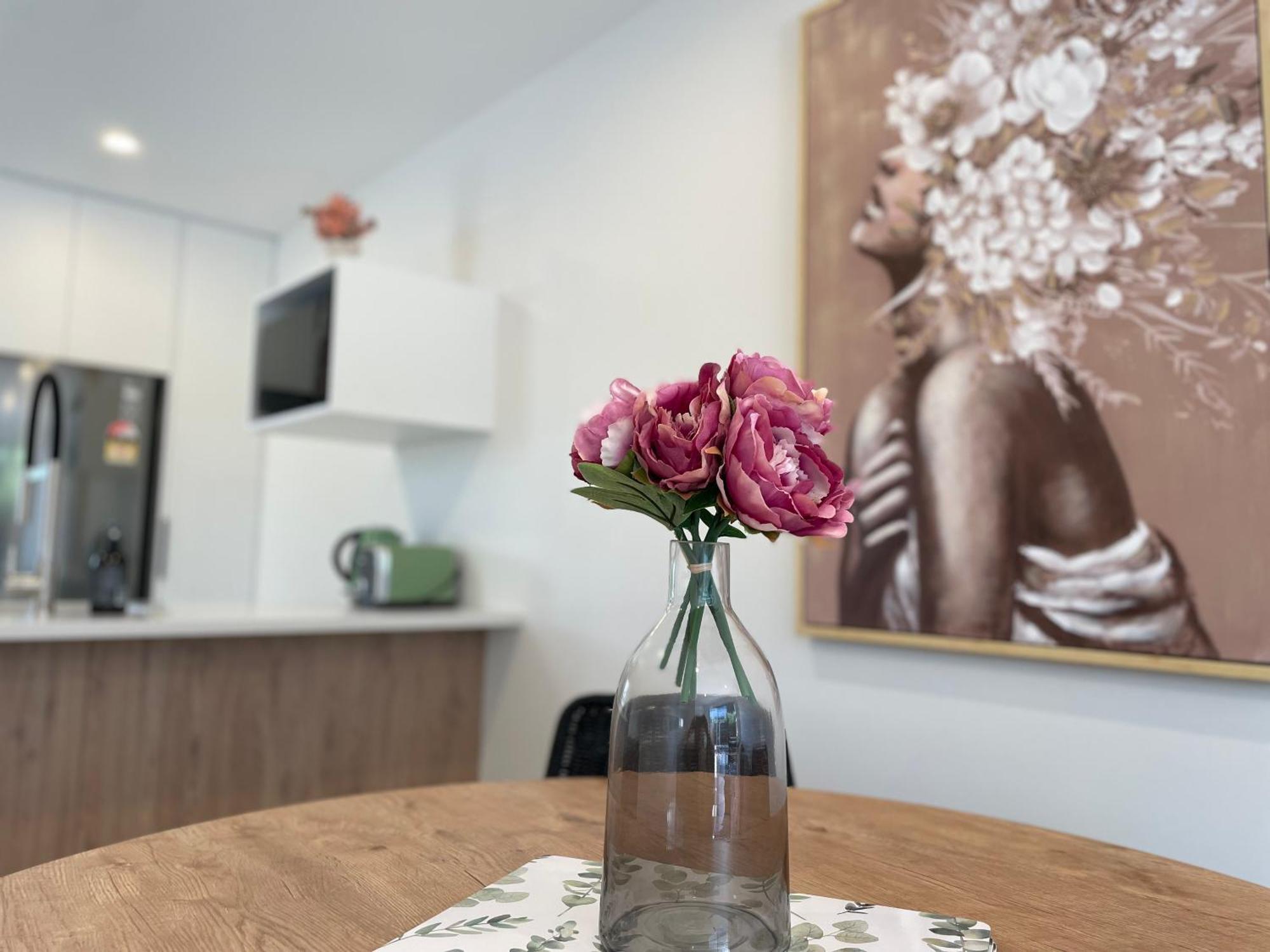 Luxury 2 Bedroom Townhouse Opposite Merivale Mall クライストチャーチ エクステリア 写真