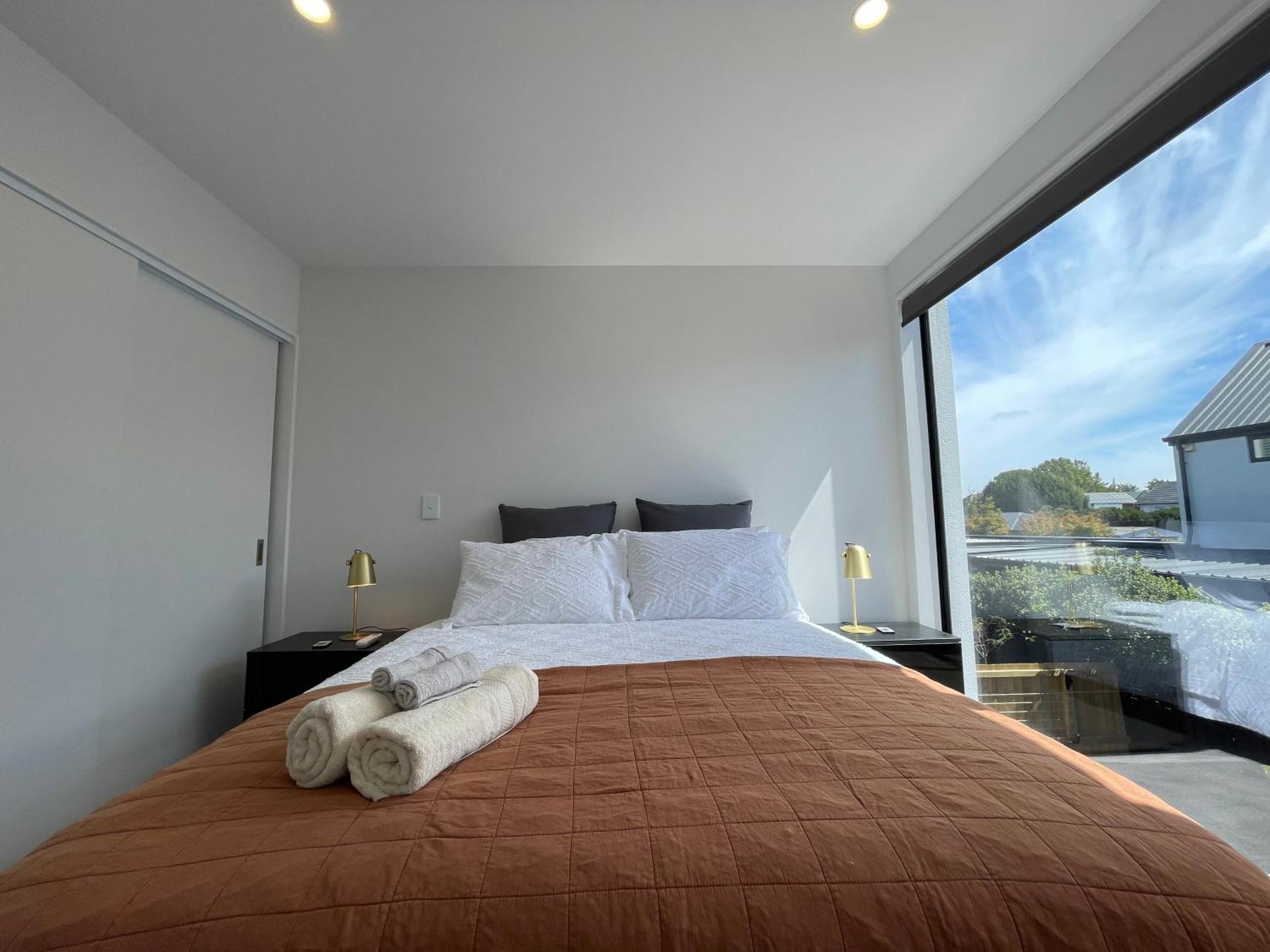 Luxury 2 Bedroom Townhouse Opposite Merivale Mall クライストチャーチ エクステリア 写真