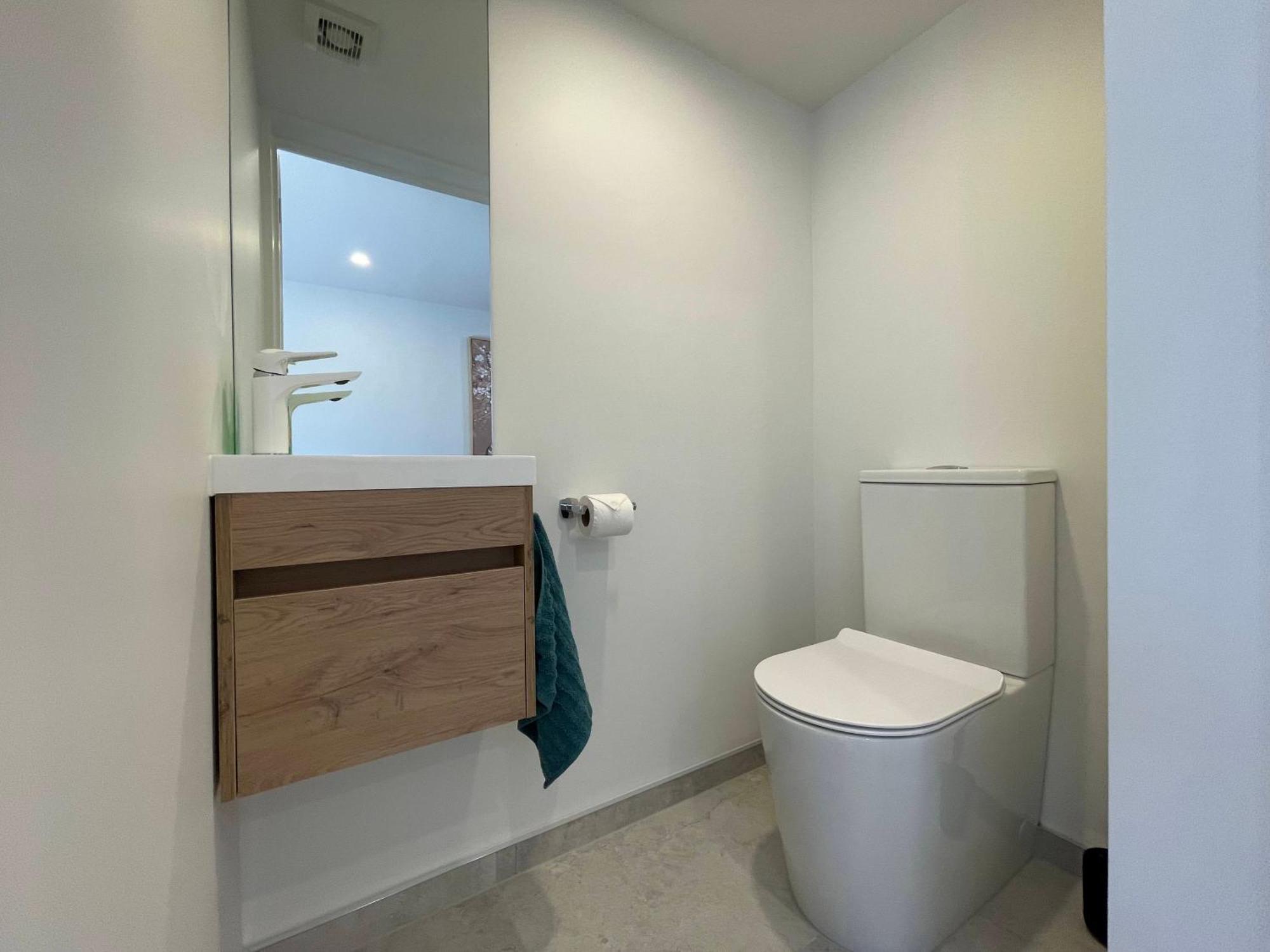 Luxury 2 Bedroom Townhouse Opposite Merivale Mall クライストチャーチ エクステリア 写真
