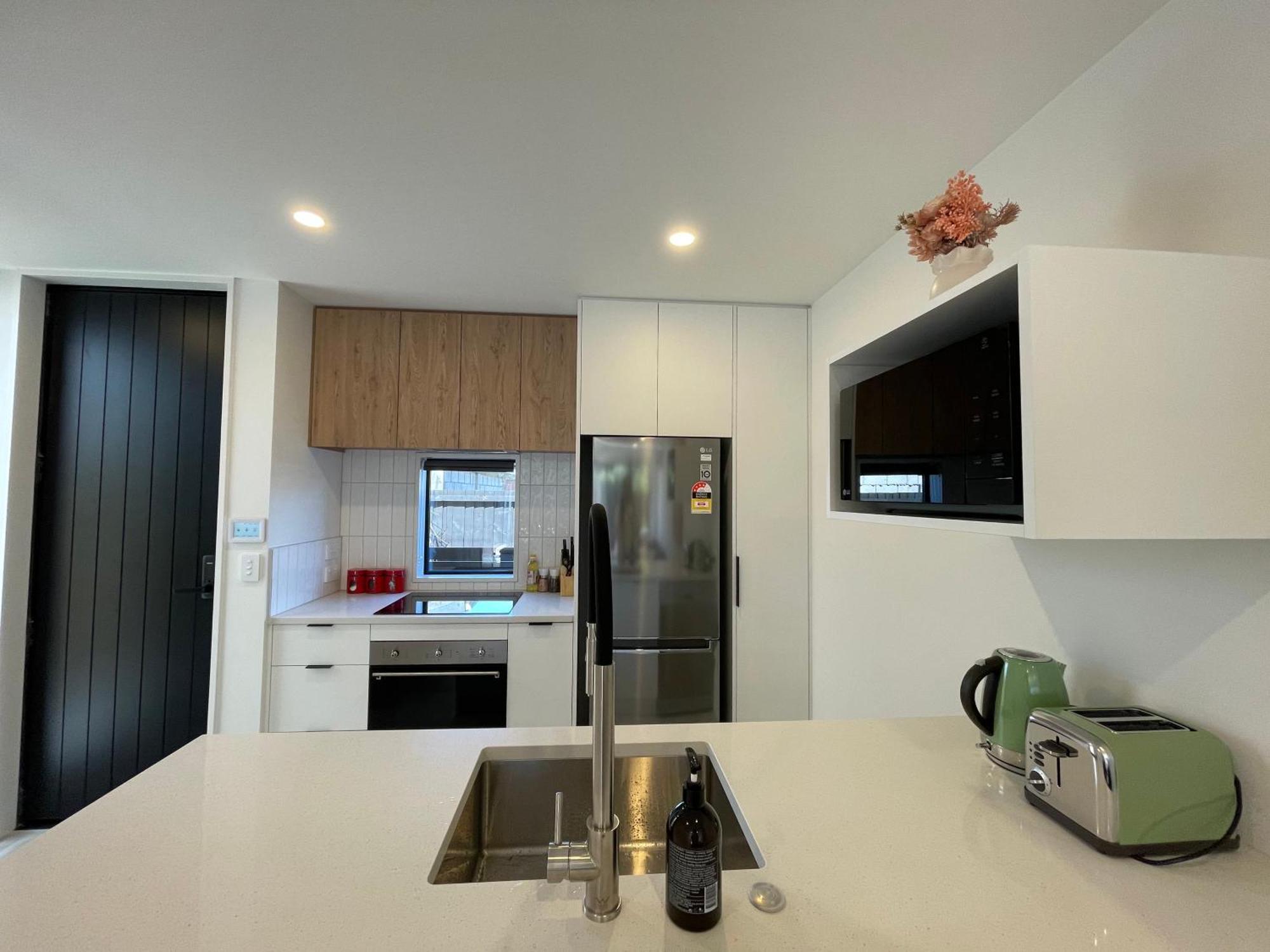 Luxury 2 Bedroom Townhouse Opposite Merivale Mall クライストチャーチ エクステリア 写真