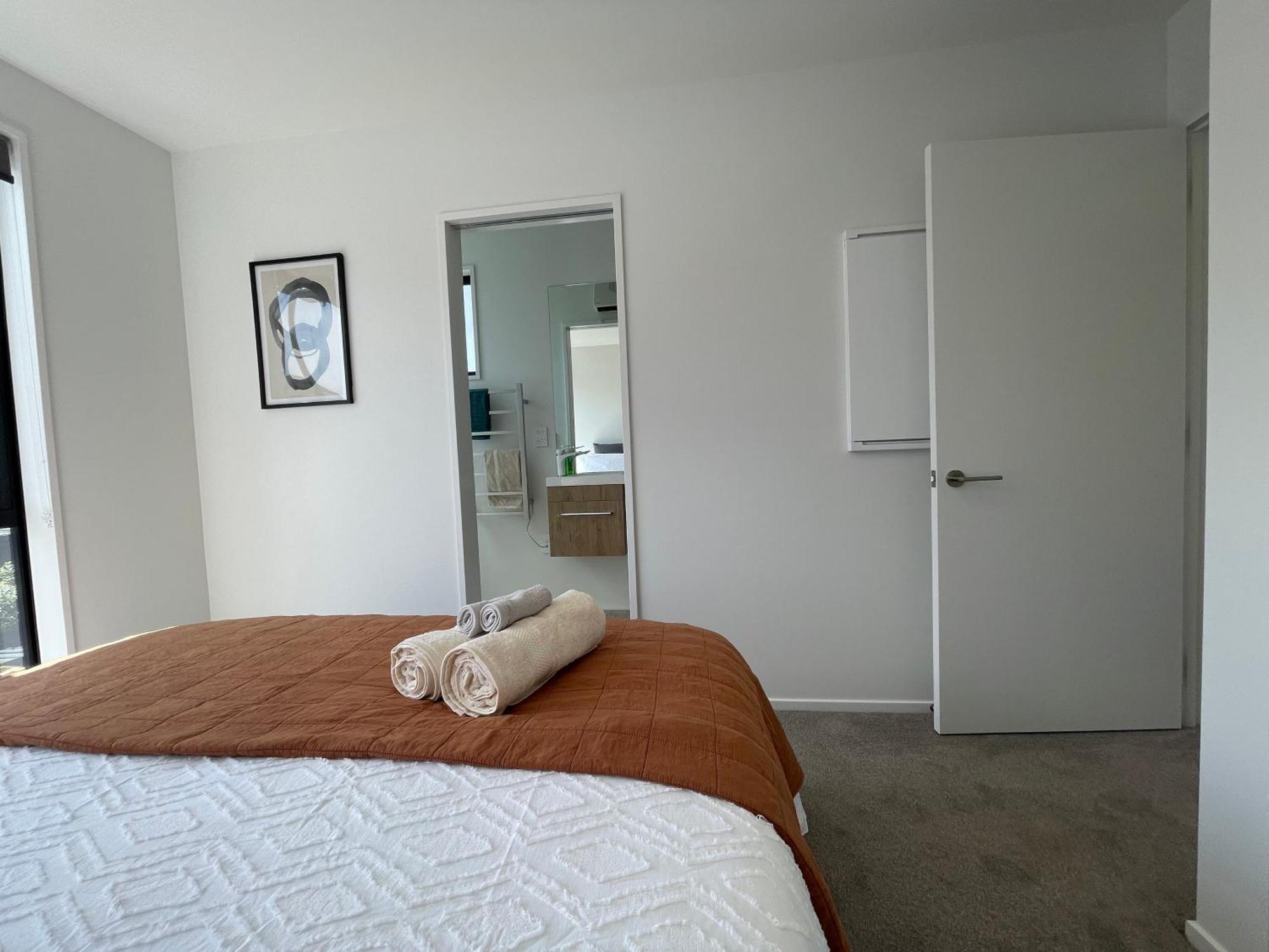 Luxury 2 Bedroom Townhouse Opposite Merivale Mall クライストチャーチ エクステリア 写真