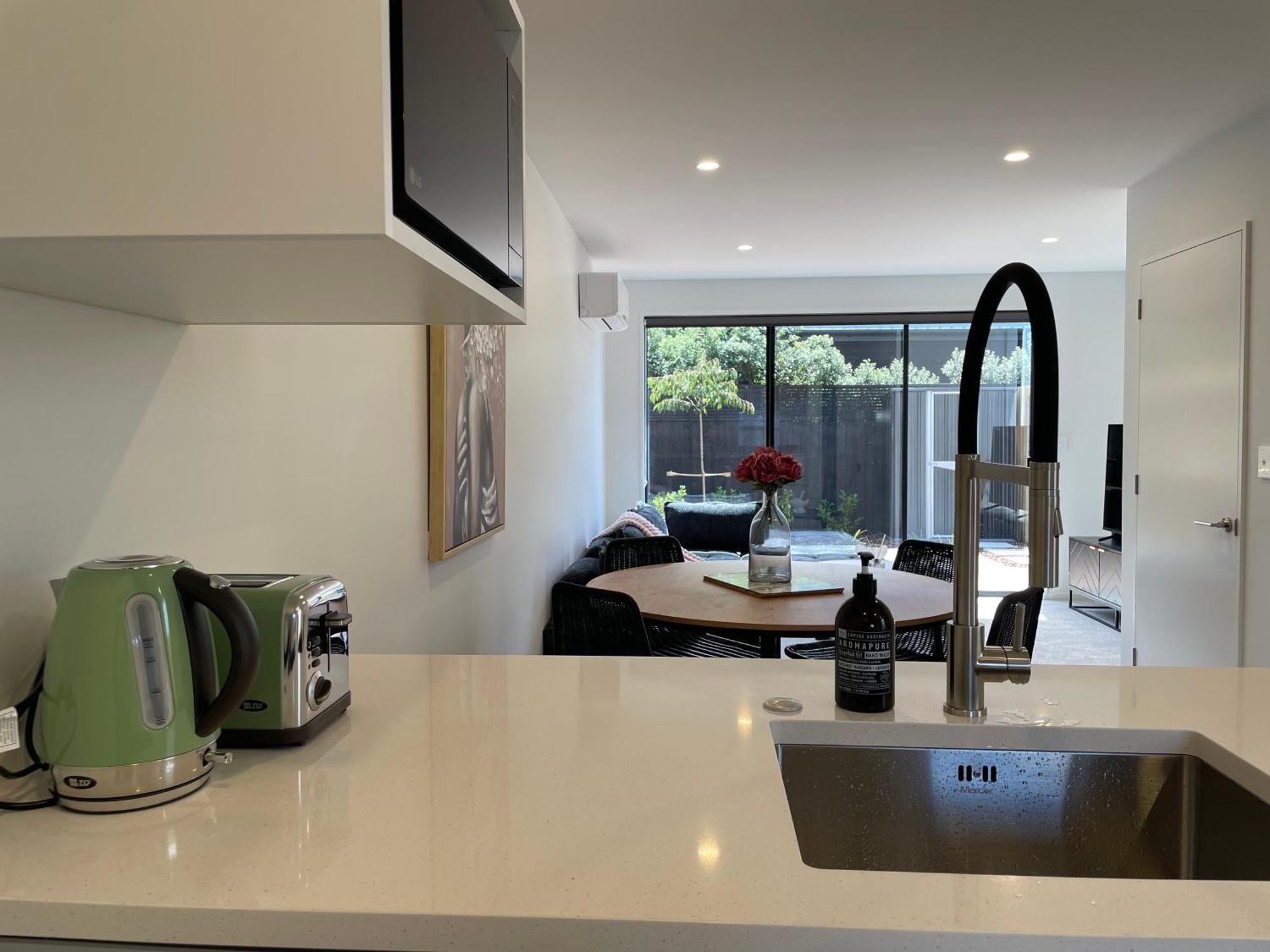 Luxury 2 Bedroom Townhouse Opposite Merivale Mall クライストチャーチ エクステリア 写真