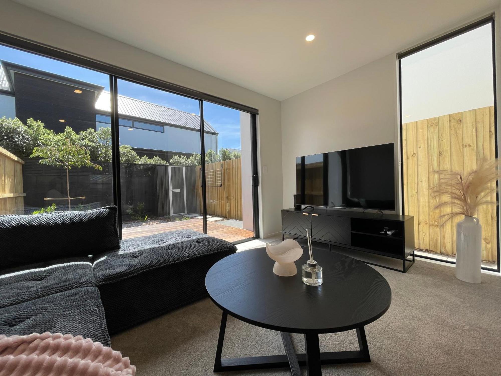 Luxury 2 Bedroom Townhouse Opposite Merivale Mall クライストチャーチ エクステリア 写真